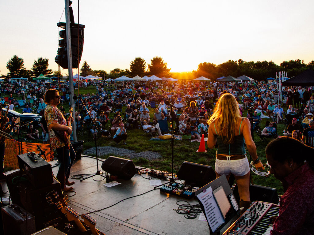 Festival Sunset Crowd 2019 photo by Alec Martinez.jpg
